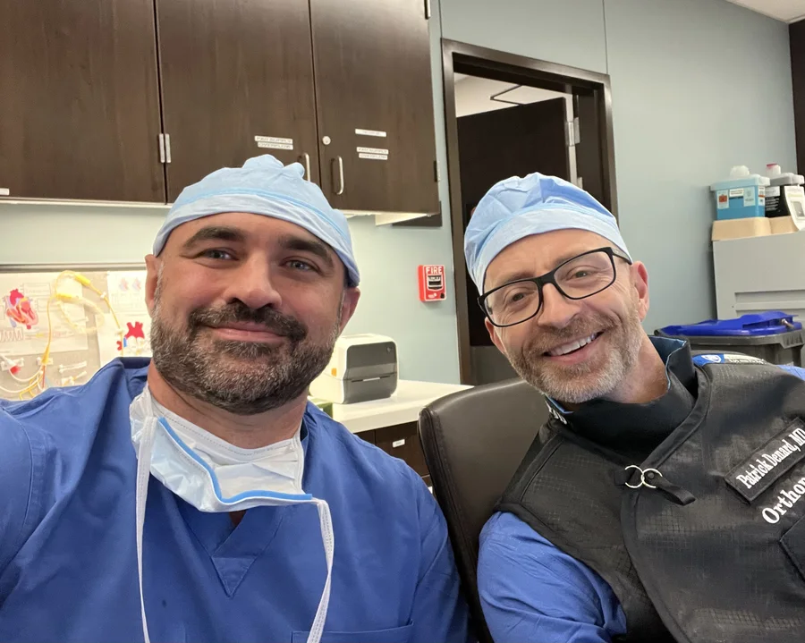 Dr. Navarro con el Dr. Patrick Denard